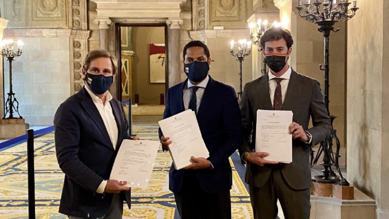 VOX comienza su ofensiva para fiscalizar TV3 y recuperar la Educación libre en todos los centros en Cataluña