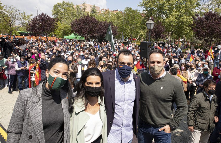 FOTOGRAFÍA. ALCORCÓN (MADRID) ESPAÑA, 16.04.2021. Santiago Abascal Conde y Rocío Monasterio San Martín. Ñ Pueblo (2)