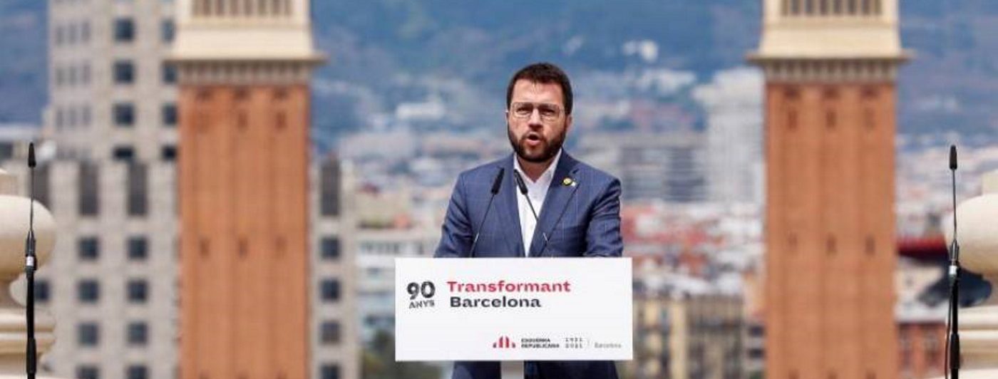 FOTOGRAFÍA. BARCELONA (ESPAÑA), 17.04.2021. El candidato de la ultraizquierda separatista ERC a la presidencia de la Generalidad de Cataluña, Pere Aragonès (c). Efe