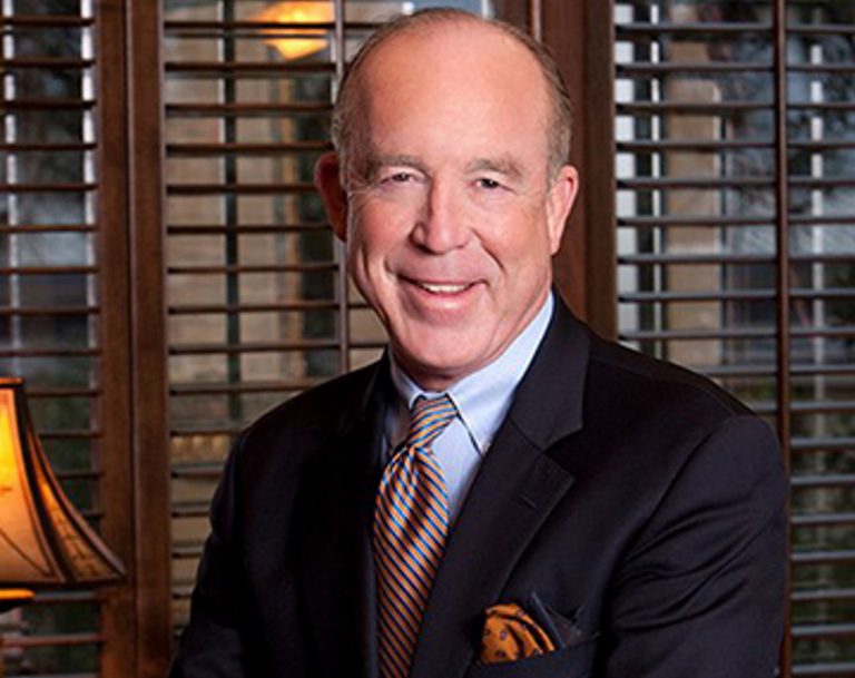 El doctor estadounidense Steven F. Hotze: «La vacuna COVID 19 no es una vacuna en absoluto sino una peligrosa terapia genética experimental»