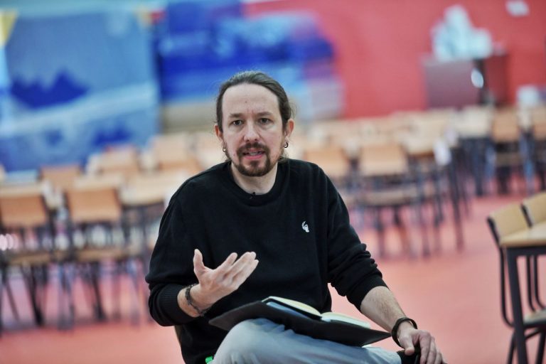 «Un nuevo futuro», la canción de Ismael Serrano para apoyar la campaña electoral del 4M de Pablo Iglesias (Unidas Podemos)