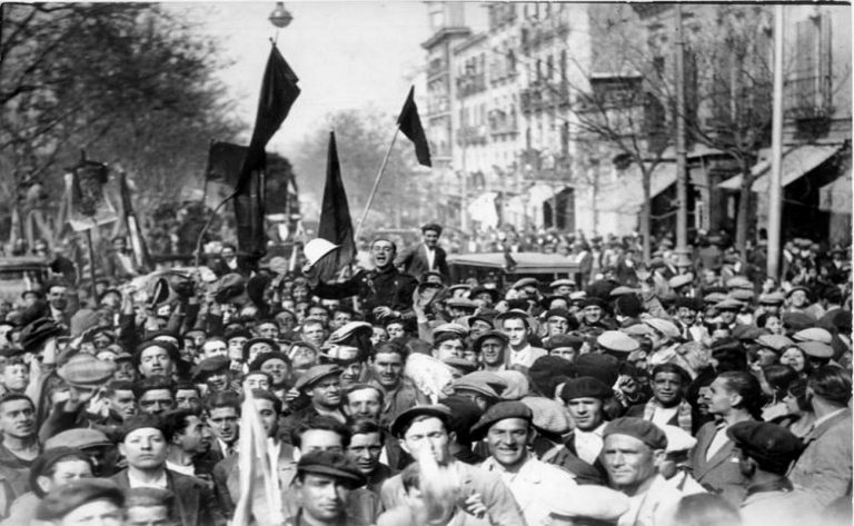 Mirar a la III República más que a la II, meta de quienes desean otro régimen