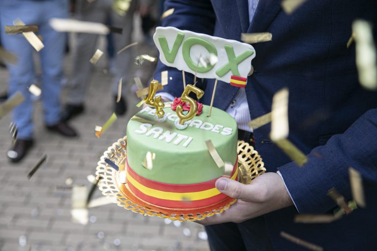 Fotografías mitin del 4M de VOX con Monasterio y Abascal en Templo de Debod (Madrid): «Tenemos que estar todos ahí dando la cara»