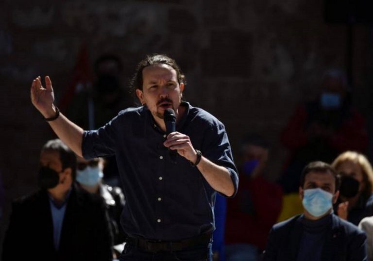 La ultraizquierda Podemos carga contra el PSOE y afea al PP por «pactar en España con el fascismo» mientras en Europa es «Antifascista»