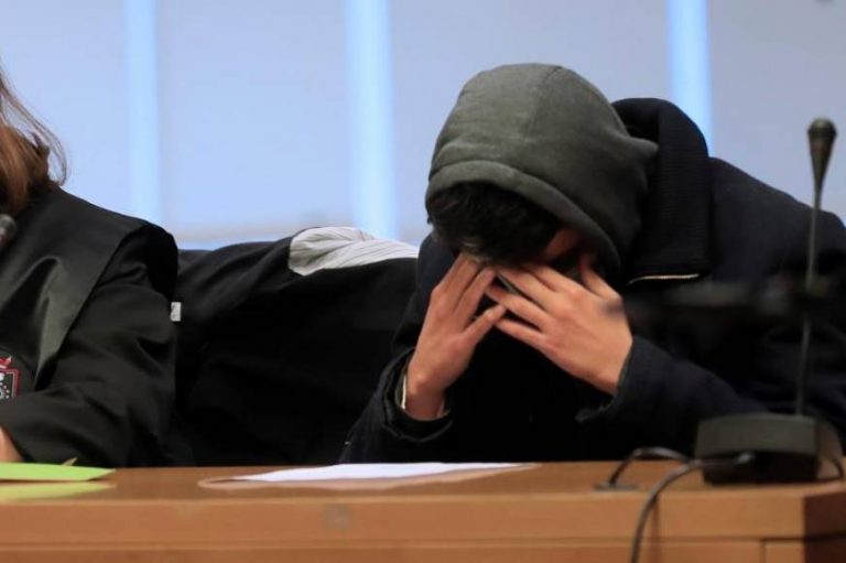 El joven caníbal Alberto S.G. mató a su madre, la troceó y se comió parte del cuerpo crudo y cocinado y dio el resto al perro porque «le hacía la vida imposible»