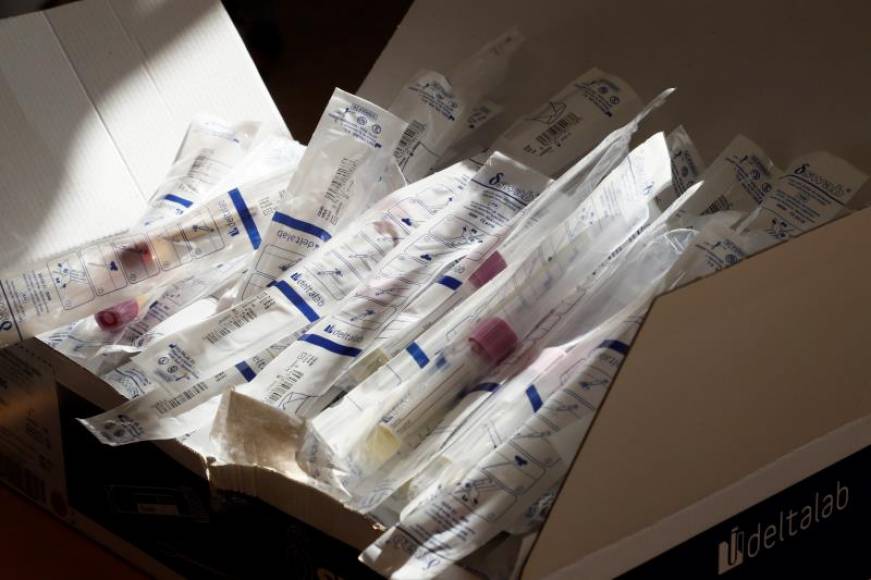 FOTOGRAFÍA. PALMA (ESPAÑA), 24.04.2021. Detalle de material sanitario para realizar pruebas PCR. Efe