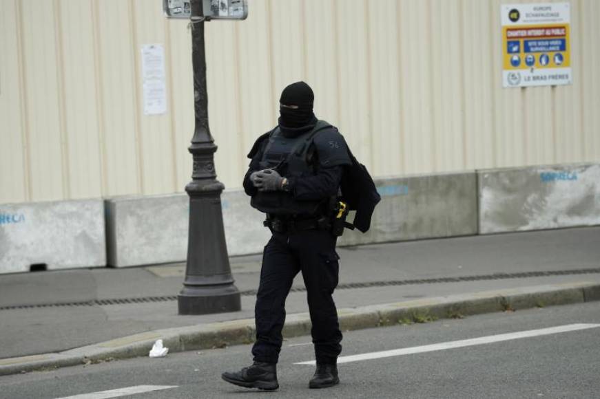 FOTOGRAFÍA. PARÍS (FRANCIA), 03.10.2019. Paris (France), French police and security forces establish a security perimeter near Paris police. Efe