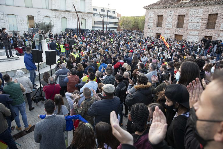 Fotografías mitin del 4M de VOX en San Fernando de Henares (Madrid) con la candidata Monasterio y Abascal