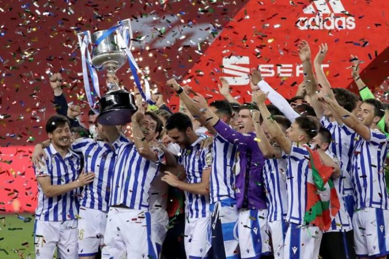 Un tanto de penalti a los 63 minutos desnivela una final y da a Real Sociedad su tercer título de la Copa del Rey 34 años después