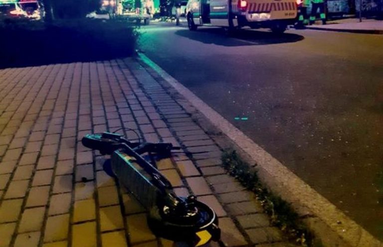 Muere un joven de 16 años al ser arrollado por un vehículo cuando cruzaba en patinete por un paso de peatones en Valdemoro (Madrid)