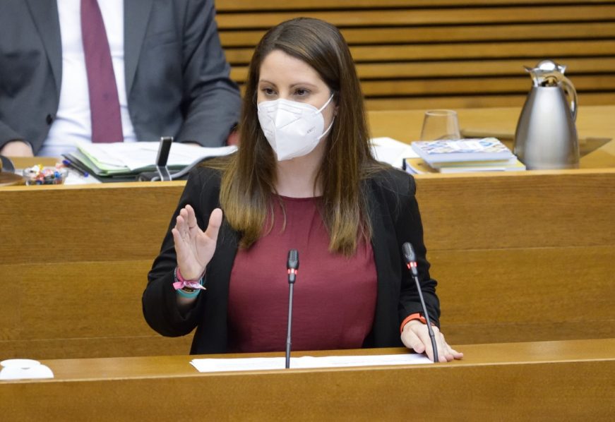 FOTOGRAFÍA. VALENCIA (ESPAÑA), 22.04.2021. La portavoz del Grupo Parlamentario VOX Comunidad Valenciana, Ana Vega Campos, durante un pleno de las Cortes Valencianas. (Ñ Pueblo)