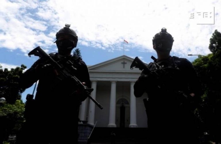 Indonesia aumenta la seguridad en las iglesias tras los ataques de islamistas contra los cristianos en Semana Santa