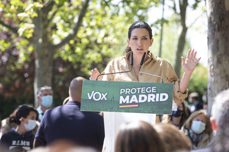 Un VOX que crece y crece hasta los 14 escaños sumaría con el PP una holgada mayoría absoluta  el 4M 