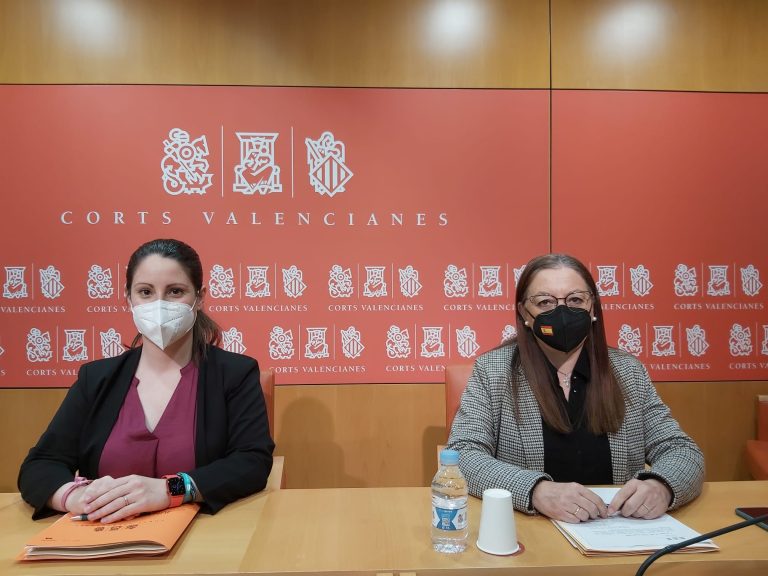 Ana Vega (VOX) respecto al cordón sanitario a VOX: «Que dejen ya de hacer teatro y se pongan a trabajar de una vez» para el pueblo