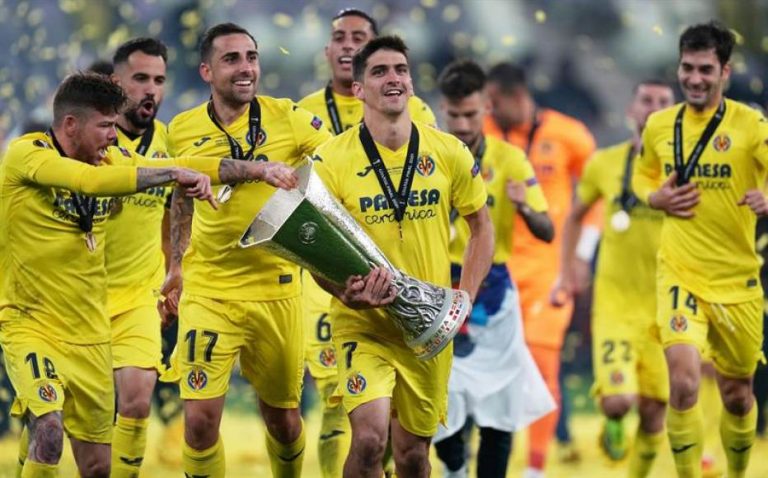 El Villarreal celebra el título de la Liga Europa