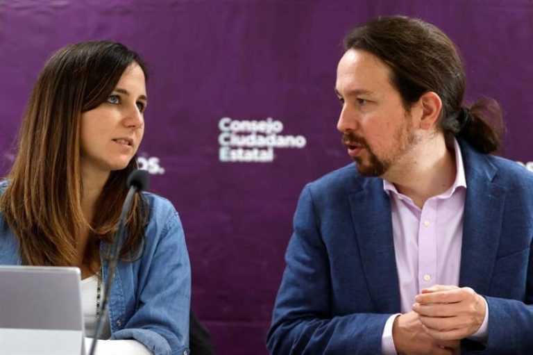 FOTOGRAFÍA. MADRID (ESPAÑA), ABRIL DE 2021. El exsecretario general de Podemos, exvicepresidente de Gobierno de coalición de España y excandidato de Unidas Podemos a la Presidencia de la Comunidad autónoma de Madrid para las elecciones regionales del 4 de mayo de 2021, Pablo Iglesias (d) y la ministra de Derechos Sociales, Ione Belarra (i). Efe. 