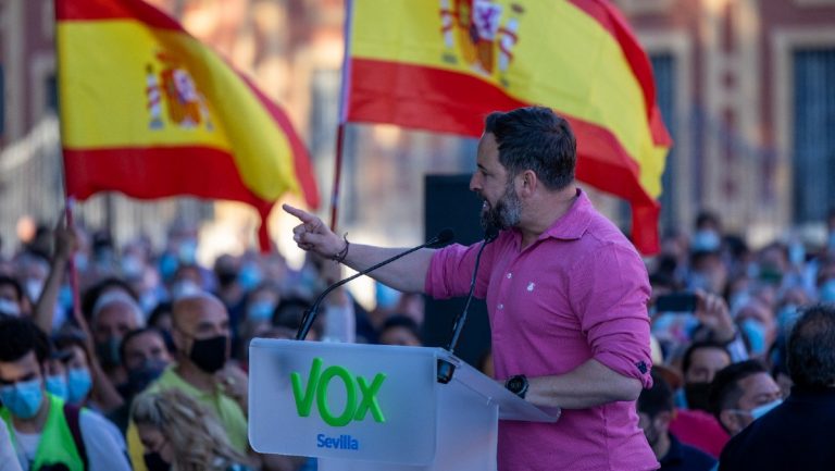 VOX no le mueve «ningún odio a los inmigrantes» ilegales «sino el amor a los españoles y España»