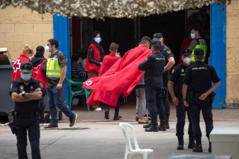Ayuso (PP) acogerá a los MENAS de la invasión de Ceuta