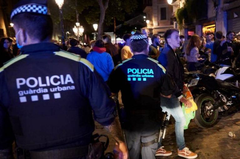 Multitudinarios botellones en Barcelona