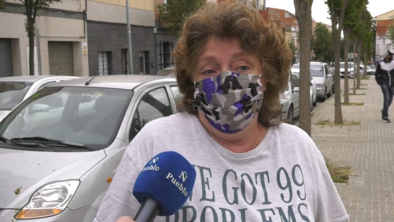 Vecina de Tarrasa: «Me cago en toda la puta madre» de VOX «y en toda la generación que le apoya, salud y república»