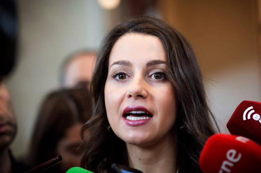 FOTOGRAFÍA. MADRID (ESPAÑA), AÑO 2021. La presidente de Ciutadans Partit de la Ciutadanía-Ciudadanos (Cs), Inés Arrimadas García, contesta a las preguntas de la prensa. Efe