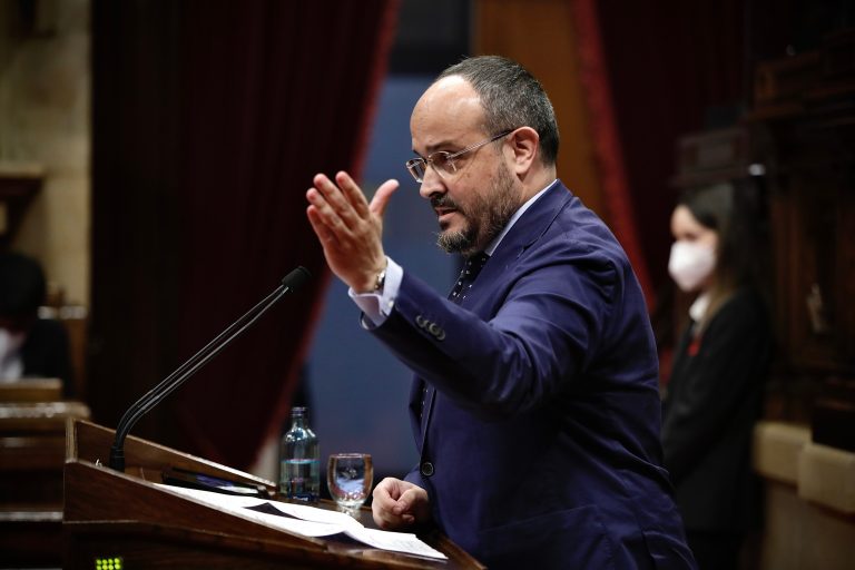Fernández (PP): «Borràs debería dejar el cargo ya que no se ajusta al listón ético» de la Generalidad de Cataluña
