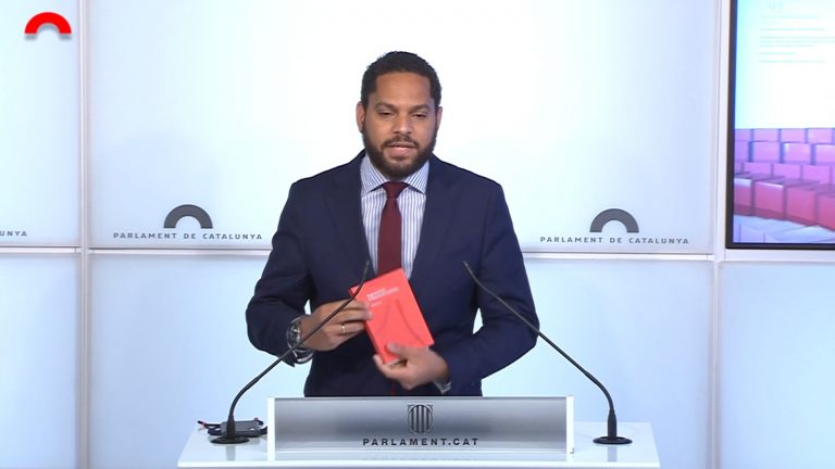 Garriga: VOX asume el liderazgo de la oposición en Cataluña tras la «renuncia de Illa» (PSC)