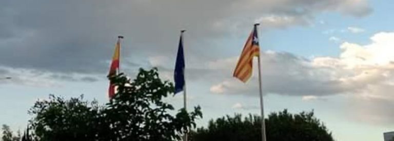 CPDE denunciará al Hotel La Fauceille por exhibir bandera separatista en Perpiñán (Francia)