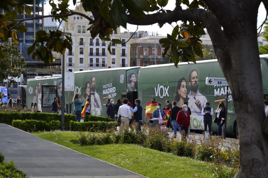 FOTOGRAFÍA. PLAZA COLON MADRID (ESPAÑA), 02.05.2021. Cierre de campaña del 4M de VOX con Monasterio, Abascal y Garriga. Ñ Pueblo (5)