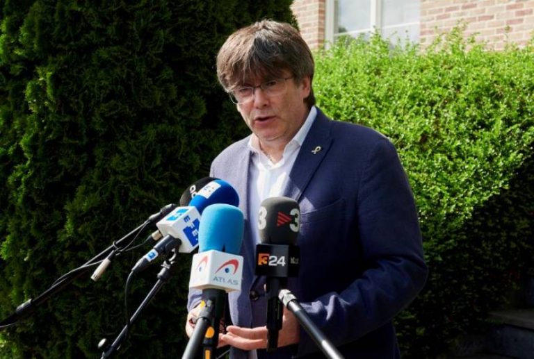 Puigdemont tacha de «guerra sucia de España» las filtraciones sobre sus vínculos con Inteligencia Rusa (KGB) a cambio del apoyo ruso al Procés 
