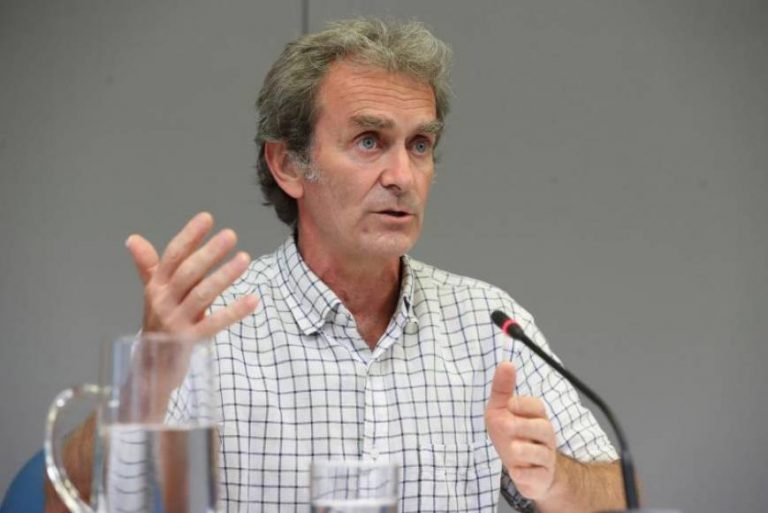 Simón dice que va a autorizar la retirada de la mascarilla «antes de julio» en España