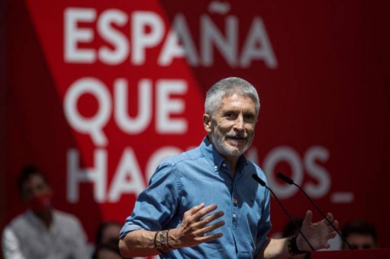 Marlaska: El PP «miente» y ha perdido la «memoria», Aznar indultó a presos y negoció con ETA aparte de «mentir» sobre el 11M e Irak