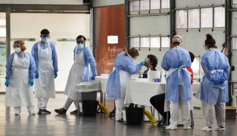 «Los enfermeros son clave para evitar suicidios pero no tienen tiempo para escuchar a las personas y tratar su salud mental»