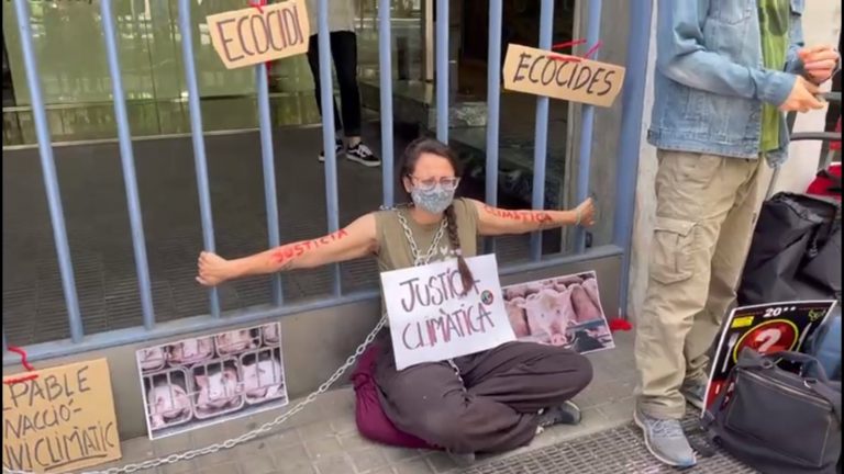 «Animal Rebellion Barcelona»: «Ganadería y Pesca son la causa del Calentamiento Global y Emergencia Climática real»