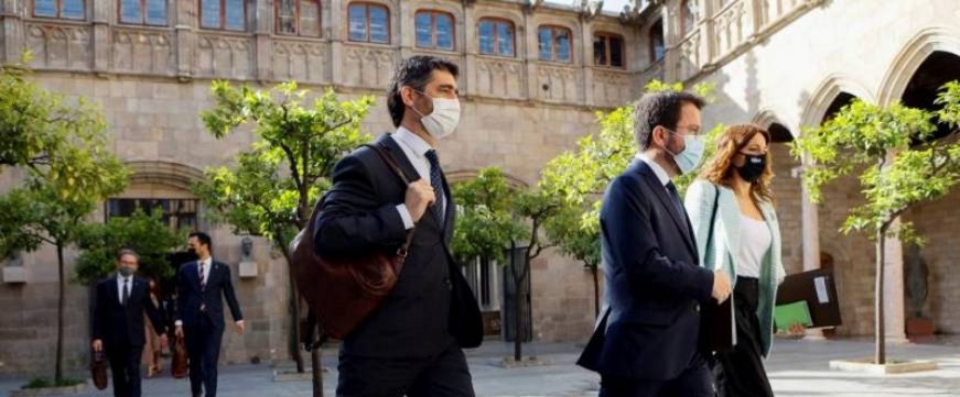 FOTOGRAFÍA. BARCELONA (ESPAÑA), 04.06.2021. Pere Aragonès García (ERC) (2d), el vicepresidente Jordi Puigneró Ferrer (JxCat) (3d), y la consejera Laura Vilagrà. Efe