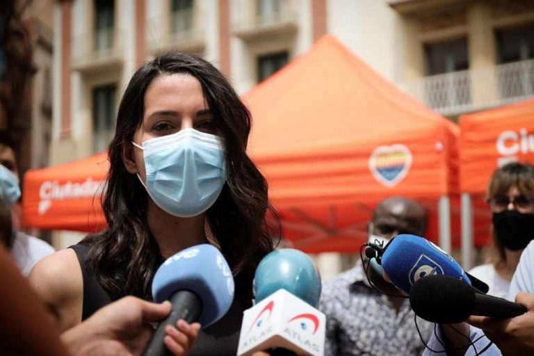 Arrimadas: «Los indultos son una bofetada de Sánchez a los que sufrimos los ataques del separatismo»