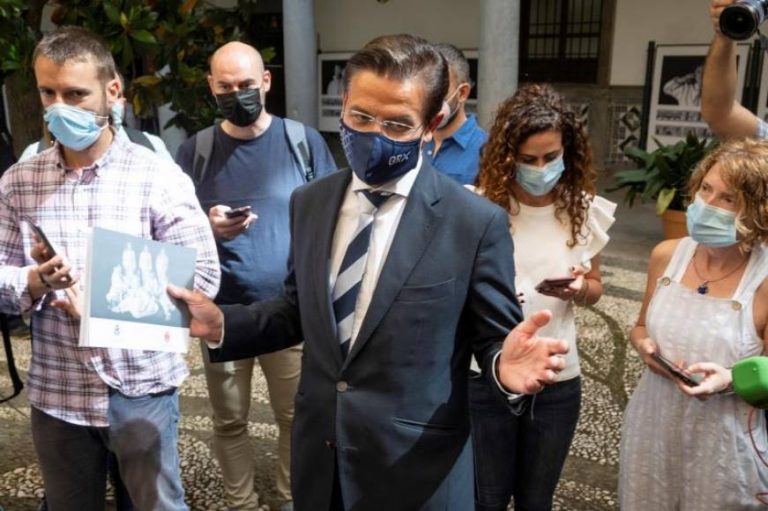 El alcalde de Cs resiste tras de la moción de censura encubierta del PP contra su propio Gobierno con Cs en Granada