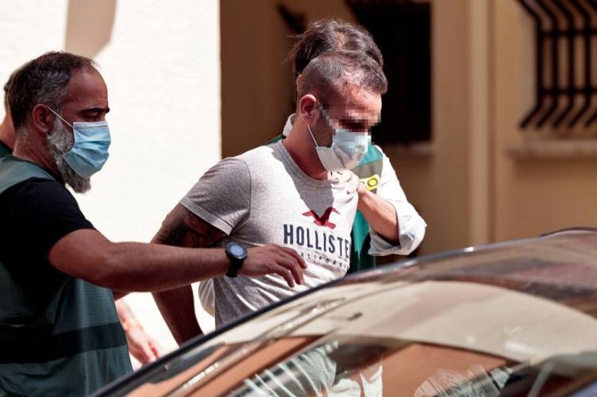 FOTOGRAFÍA. VALENCIA (ESPAÑA), 17.06.2021. Agentes de la Guardia Civil trasladan a David S.O., de 30 años. Efe