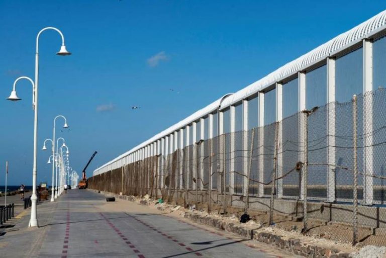 119 inmigrantes ilegales acceden a España después de un asalto masivo a la valla fronteriza de Melilla