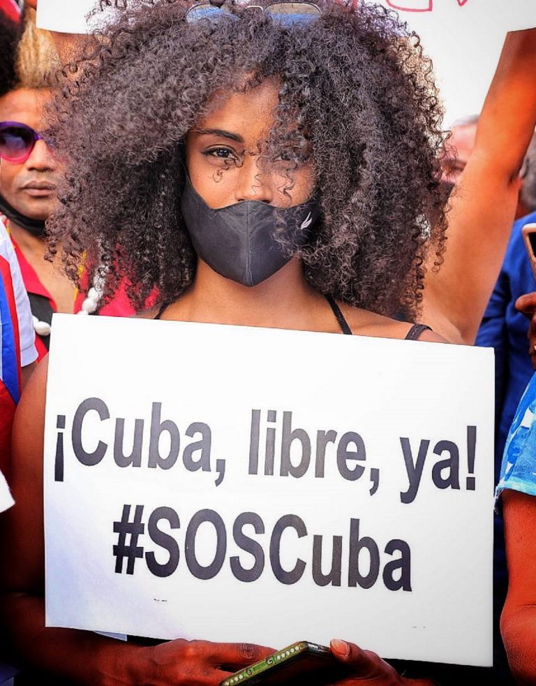 Rocío Monasterio (VOX) frente embajador de Cuba Madrid: «Cuba es una dictadura»
