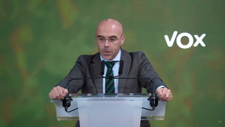 Buxadé (VOX) al ministro José Luis Escrivà: Hay que elegir entre 17 Autonomías o pensiones