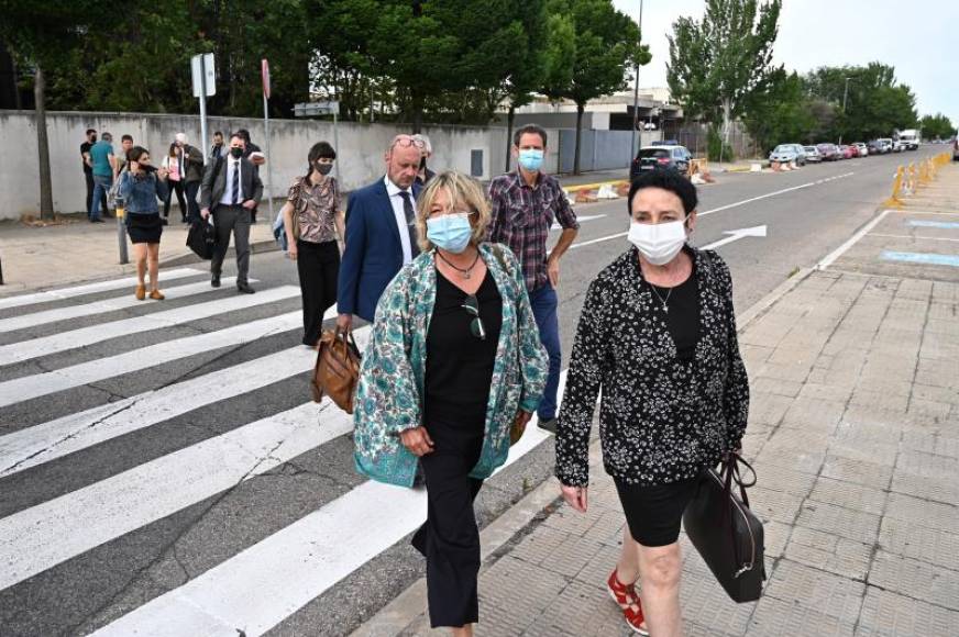 FOTOGRAFÍA. MADRID (ESPAÑA), 14.07.2021. La abogada y acusada Arantza Zulueta (i), conocido como «Halboka», llega a los juzgados de la Audiencia Nacional. Efe