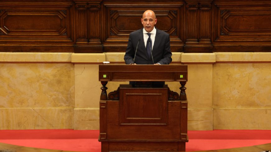 FOTOGRAFÍA. PARLAMENTO DE CATALUÑA (BARCELONA) ESPAÑA, JULIO DE 2021. El diputado de VOX por Lérida al Parlamento de Cataluña, Antonio Ramón López Gómez (Toni López). Ñ Pueblo