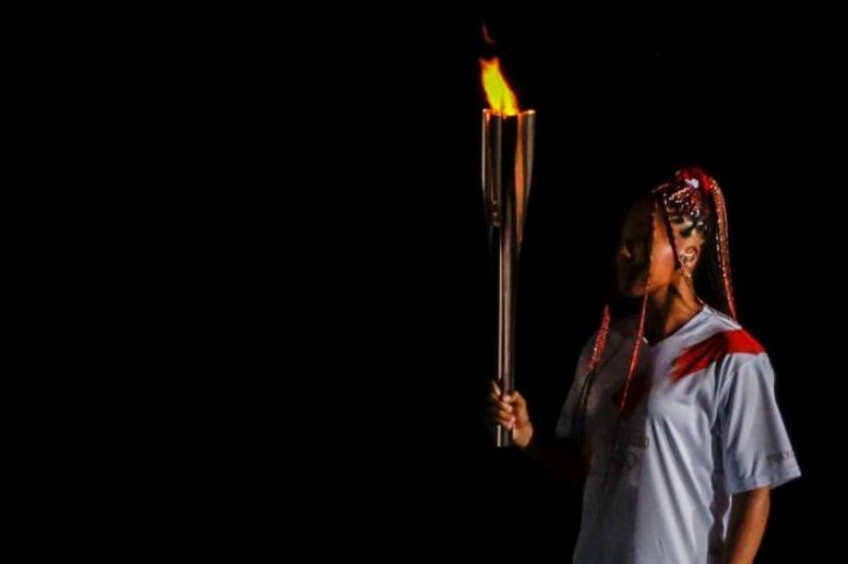 Naomi Osaka enciende el pebetero olímpico de los JJOO Tokio 2020 en el Estadio Olímpico 
