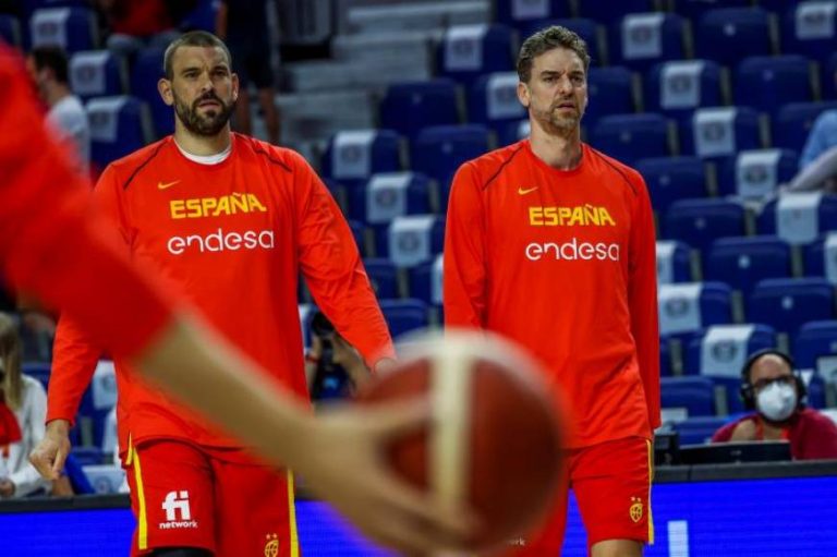 La selección española de baloncesto aterriza en Tokio