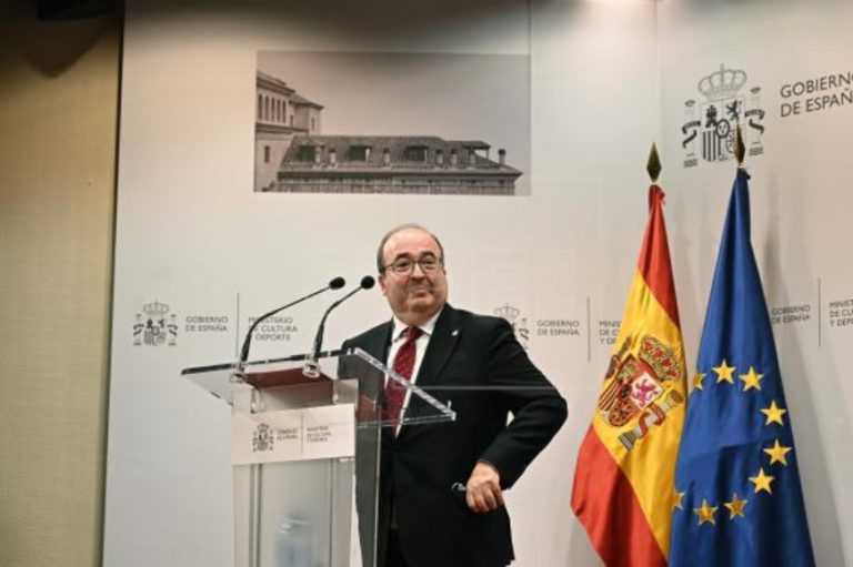 Cataluña| El Gobierno de Pedro Sánchez ofrece a Puigdemont «soluciones felices» como el «indulto»