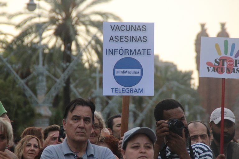 Ministerio de Sanidad y Gobiernos regionales de España estudian la tercera dosis de vacuna COVID 19 para «inmunodeprimidos graves»