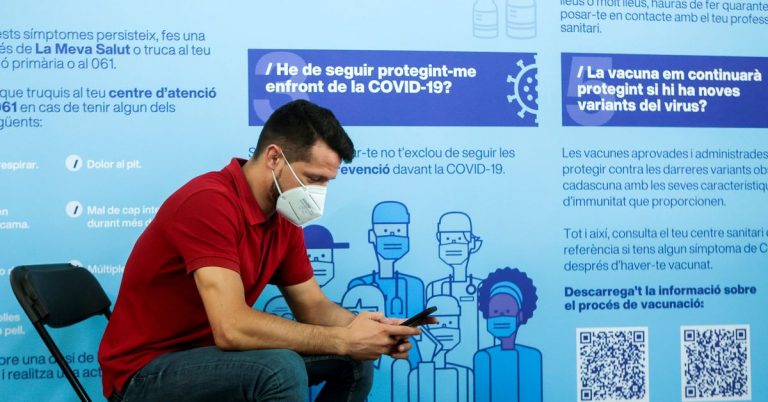 Cataluña abre la vacunación sin cita previa para combatir el absentismo