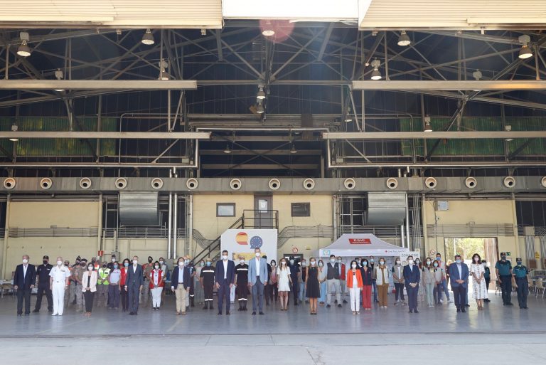 El rey visita el centro de acogida de los inmigrantes colaboradores de España, evacuados de Afganistán 