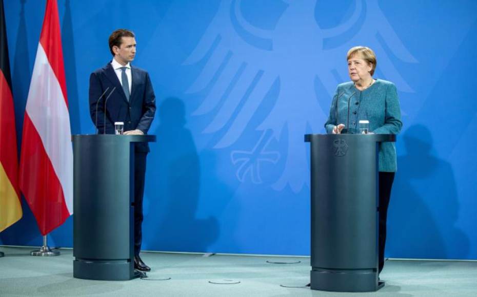 FOTOGRAFÍA. BERLÍN (ALEMANIA), 31.08.2021. La canciller alemana, Angela Dorothea Merkel (d) junto al canciller austriaco, Sebastian Kurz (i). Efe